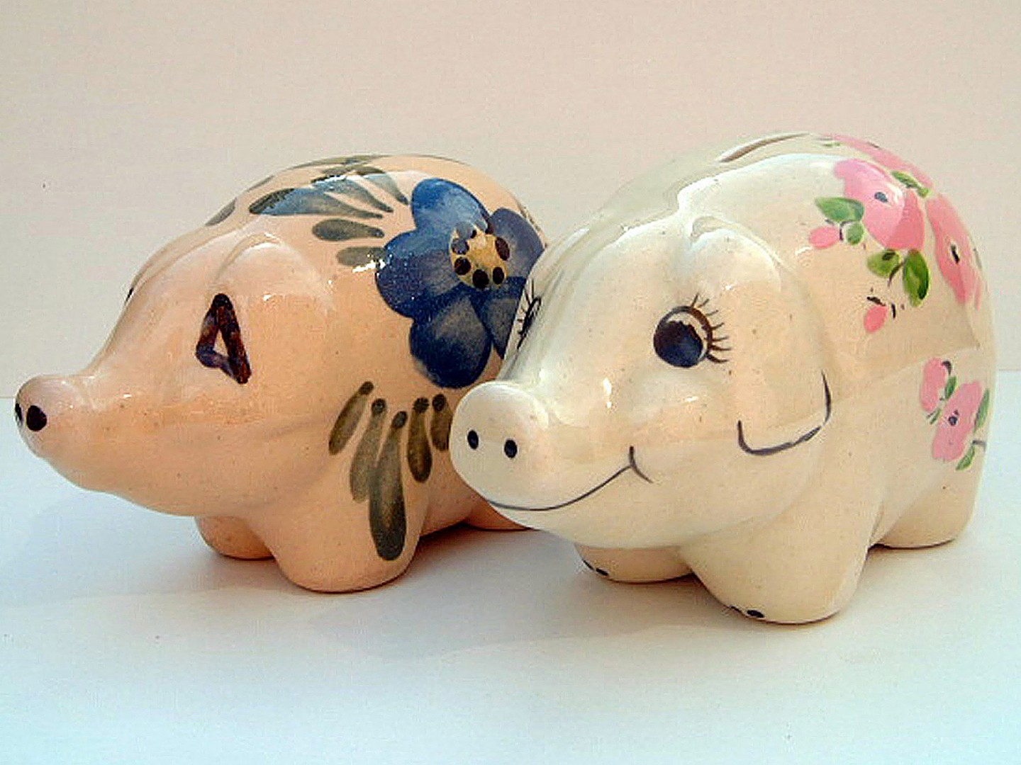 Provenance Pig Piggy Banks
